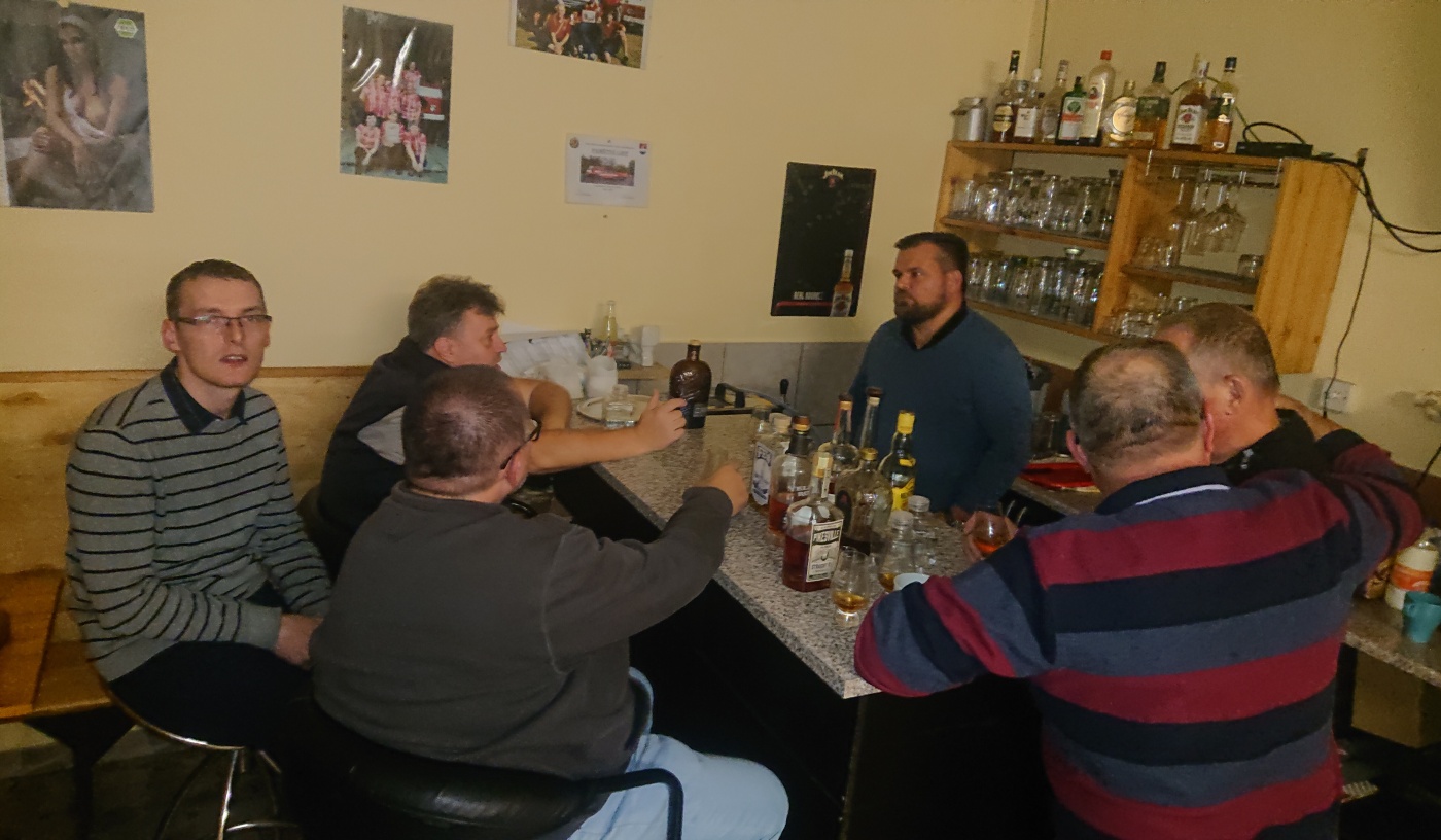 Degustace DDS # 4 - Kuku�ice nen� jenom popcorn
Zbo�en� Kostelec - 26.11.2022
DDS SSaM (Divize degusta�n�ch specialist� Spolku Sb�ratel� alkoholick�ch Miniatur)
Yellow Rose Outlaw Bourbon Whiskey - Willet Pot Still Reserve Bourbon - Crown Royal Black Blended Canadian Whiskey - FEW Straight Rye Whiskey - Wild Turkey 101 Kentucky Straight Bourbon Whiskey - Bib & Tucker 6yo Small Batch Whiskey Bourbon - Pikesville Straight Rye Whiskey