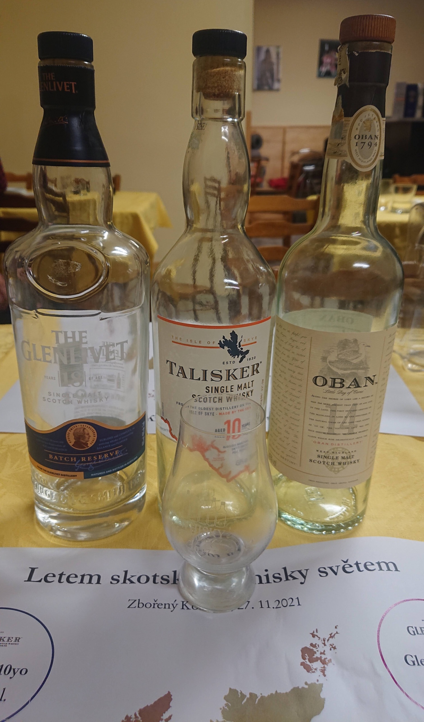 Degustace DDS # 2 - Letem (nejen) skotsk�m whisky sv�tem
Zbo�e��k (Zbo�en� Kostelec) - 27.11.2021
DDS SSaM (Divize degusta�n�ch specialist� Spolku Sb�ratel� alkoholick�ch Miniatur)
Auchentoshan Heartwood - The Glenlivet 18yo - Oban 14yo - Glen Scotia 16yo - Talisker 10yo - Ardbeg Uigeadail