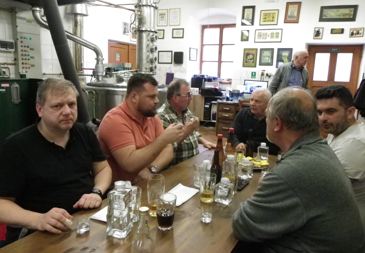 Uk�zkov� degustace - SSaMohonka z �u�oriedky
K�cov - 2.4.2022
DDS SSaM (Divize degusta�n�ch specialist� Spolku Sb�ratel� alkoholick�ch Miniatur)
P�lenice K�covka Ovocn� lihovar: Bor�vkovice - Calvados - Bor�vka - Vi�e� - �ern� Bez - Malinovice - Destil�t z medu - Starok�covsk� �tr�dlovice - Hru�kovice - Datlovice - Meru�kovice - T�e��ovice - Broskvovice