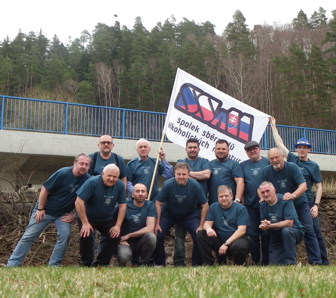 Uk�zkov� degustace - SSaMohonka z �u�oriedky
K�cov - 2.4.2022
DDS SSaM (Divize degusta�n�ch specialist� Spolku Sb�ratel� alkoholick�ch Miniatur)
P�lenice K�covka Ovocn� lihovar: Bor�vkovice - Calvados - Bor�vka - Vi�e� - �ern� Bez - Malinovice - Destil�t z medu - Starok�covsk� �tr�dlovice - Hru�kovice - Datlovice - Meru�kovice - T�e��ovice - Broskvovice