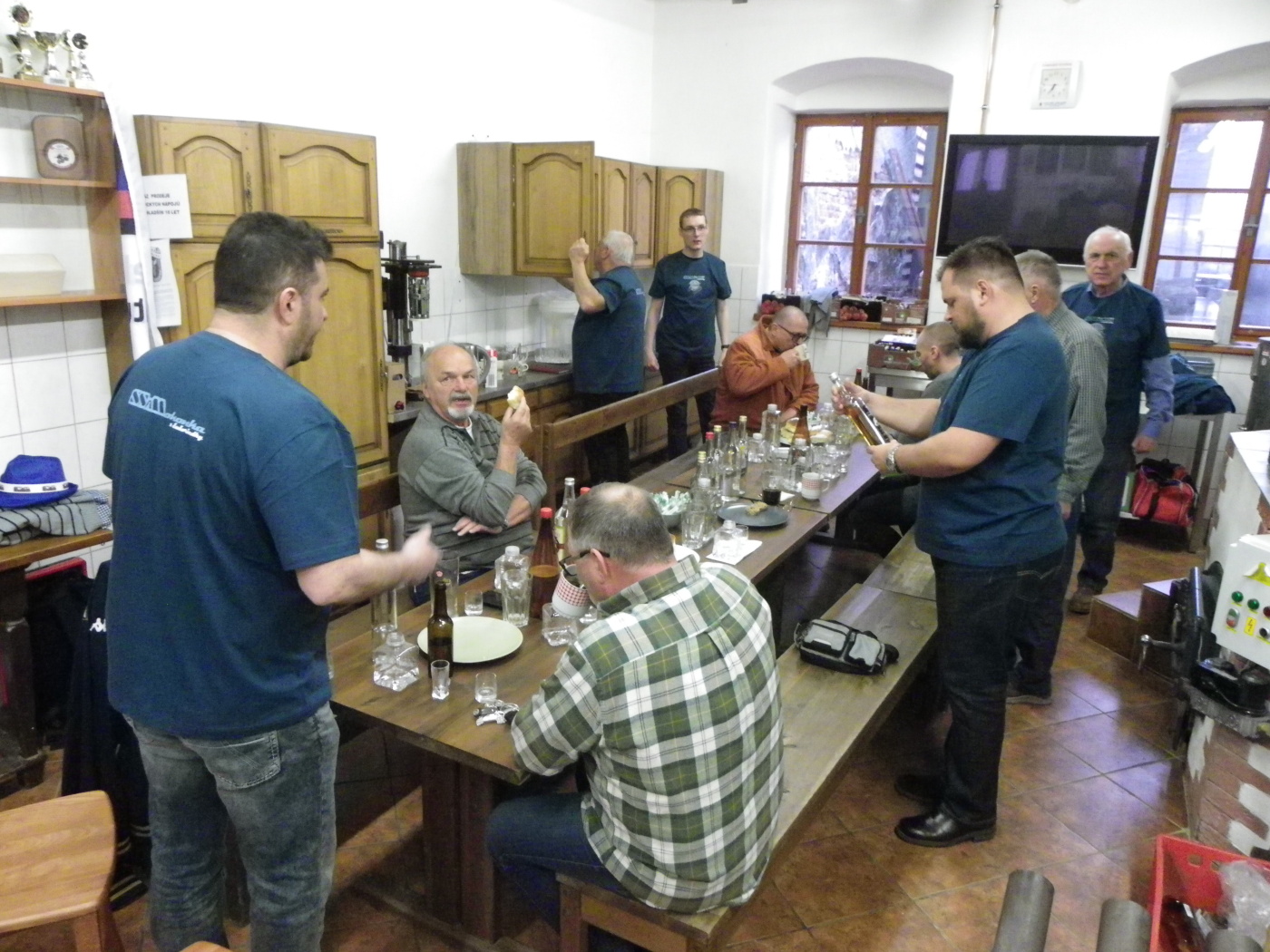 Uk�zkov� degustace - SSaMohonka z �u�oriedky
K�cov - 2.4.2022
DDS SSaM (Divize degusta�n�ch specialist� Spolku Sb�ratel� alkoholick�ch Miniatur)
P�lenice K�covka Ovocn� lihovar: Bor�vkovice - Calvados - Bor�vka - Vi�e� - �ern� Bez - Malinovice - Destil�t z medu - Starok�covsk� �tr�dlovice - Hru�kovice - Datlovice - Meru�kovice - T�e��ovice - Broskvovice