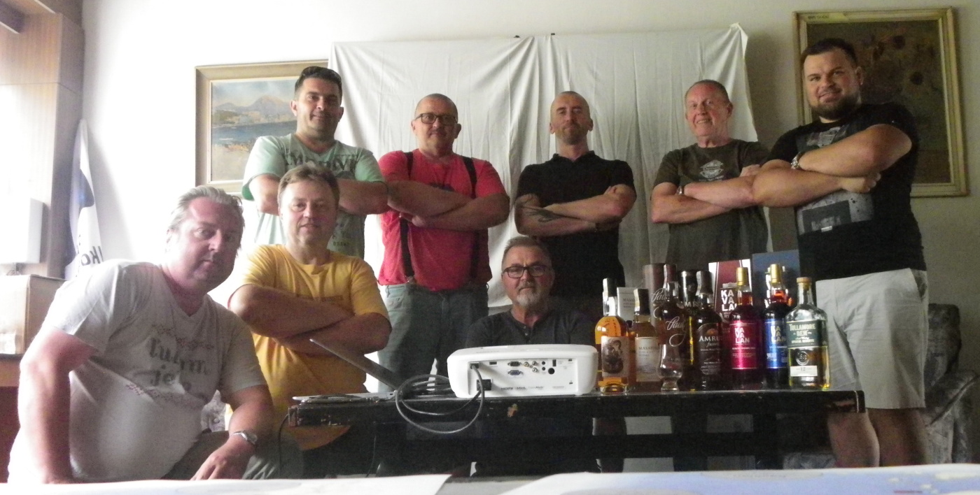 Degustace DDS # 3 - Samurajov� p�ich�zej� - �zijsk� whisky
Lout� - 13.8.2022
DDS SSaM (Divize degusta�n�ch specialist� Spolku Sb�ratel� alkoholick�ch Miniatur)
Fuyu Mizunara Finish - Masahiro pure malt - Paul John Brilliance - Amrut fusion - Kavalan Oloroso Sherry Oak - Kavalan Vinho Barrique