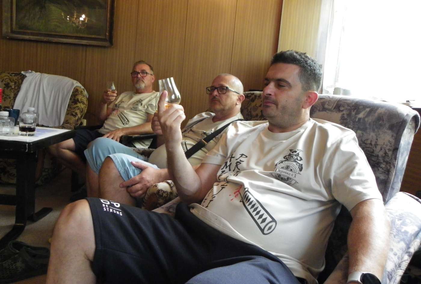 Degustace DDS # 3 - Samurajov� p�ich�zej� - �zijsk� whisky
Lout� - 13.8.2022
DDS SSaM (Divize degusta�n�ch specialist� Spolku Sb�ratel� alkoholick�ch Miniatur)
Fuyu Mizunara Finish - Masahiro pure malt - Paul John Brilliance - Amrut fusion - Kavalan Oloroso Sherry Oak - Kavalan Vinho Barrique