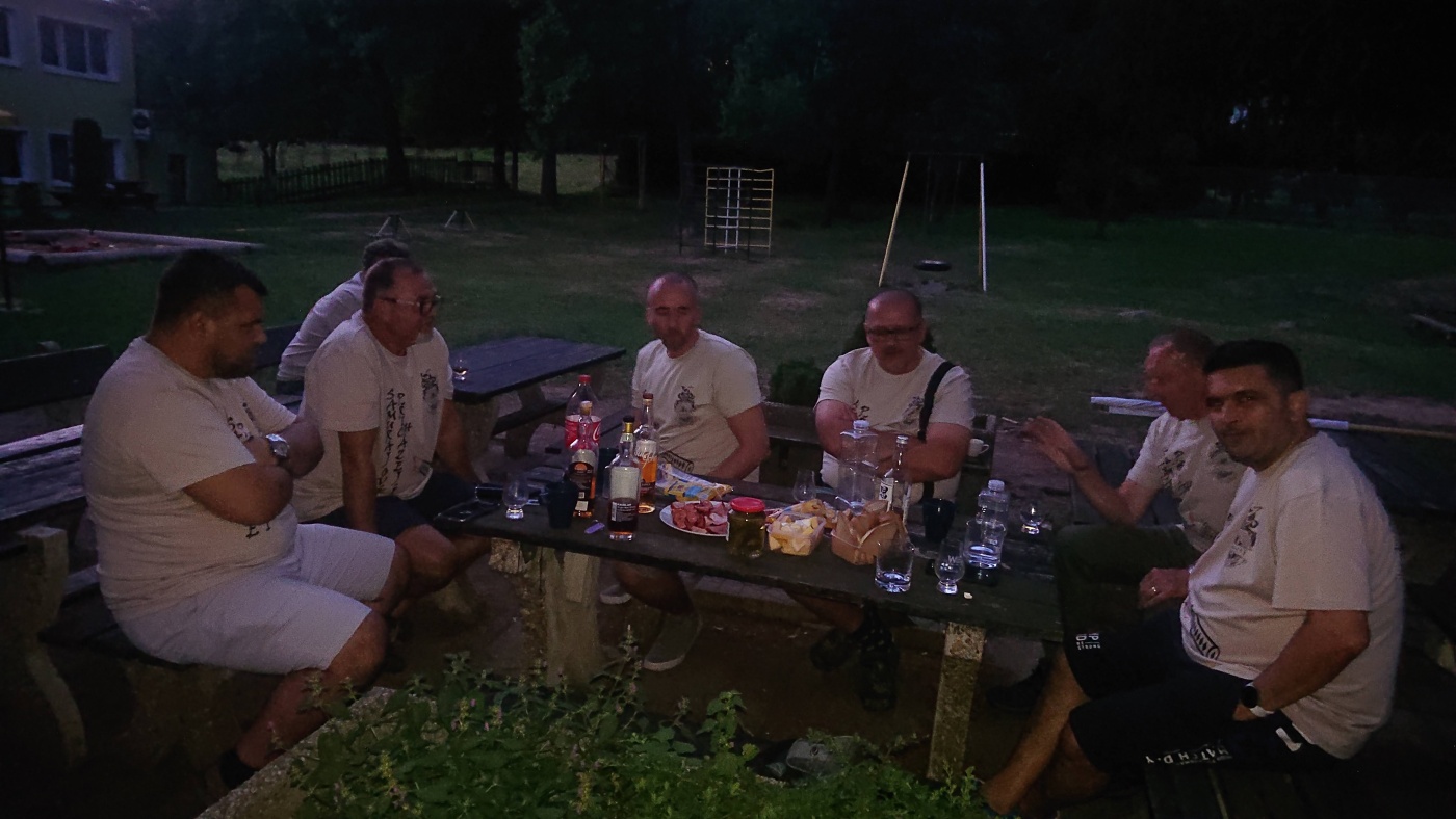 Degustace DDS # 3 - Samurajov� p�ich�zej� - �zijsk� whisky
Lout� - 13.8.2022
DDS SSaM (Divize degusta�n�ch specialist� Spolku Sb�ratel� alkoholick�ch Miniatur)
Fuyu Mizunara Finish - Masahiro pure malt - Paul John Brilliance - Amrut fusion - Kavalan Oloroso Sherry Oak - Kavalan Vinho Barrique