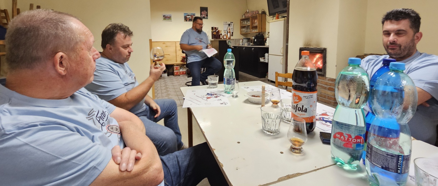 Degustace DDS # 8 - Vive la France
Zbo�en� Kostelec - 30.11.2024
DDS SSaM (Divize degusta�n�ch specialist� Spolku Sb�ratel� alkoholick�ch Miniatur)
Gautier cognac Pinar Del Rio exclusive cigar blend XO - Hardy cognac Legend 1863 - Godet cognac XO Fine Champagne - Bas-Armagnac Delord Hors d` Age - Domaine Tariquet XO Bas-Armagnac - Hennesy Very Special cognac