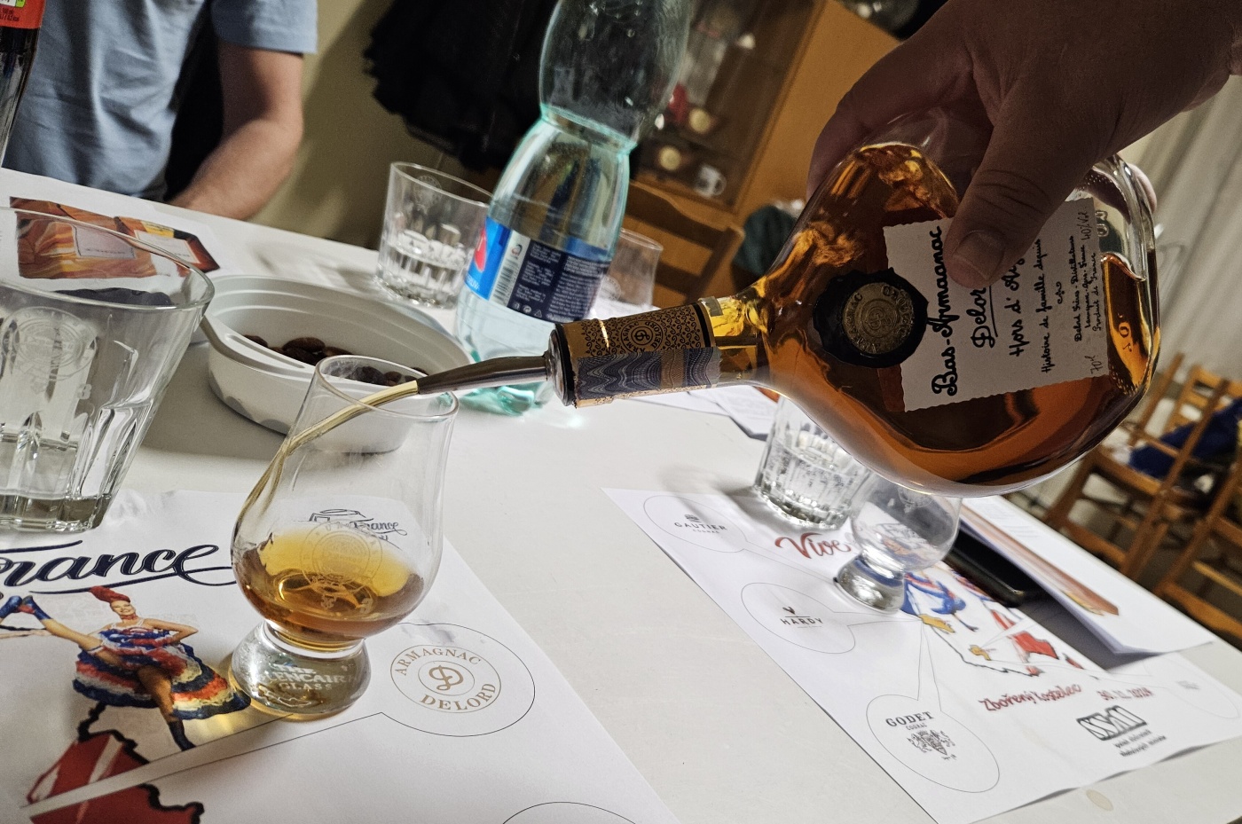 Degustace DDS # 8 - Vive la France
Zbo�en� Kostelec - 30.11.2024
DDS SSaM (Divize degusta�n�ch specialist� Spolku Sb�ratel� alkoholick�ch Miniatur)
Gautier cognac Pinar Del Rio exclusive cigar blend XO - Hardy cognac Legend 1863 - Godet cognac XO Fine Champagne - Bas-Armagnac Delord Hors d` Age - Domaine Tariquet XO Bas-Armagnac - Hennesy Very Special cognac