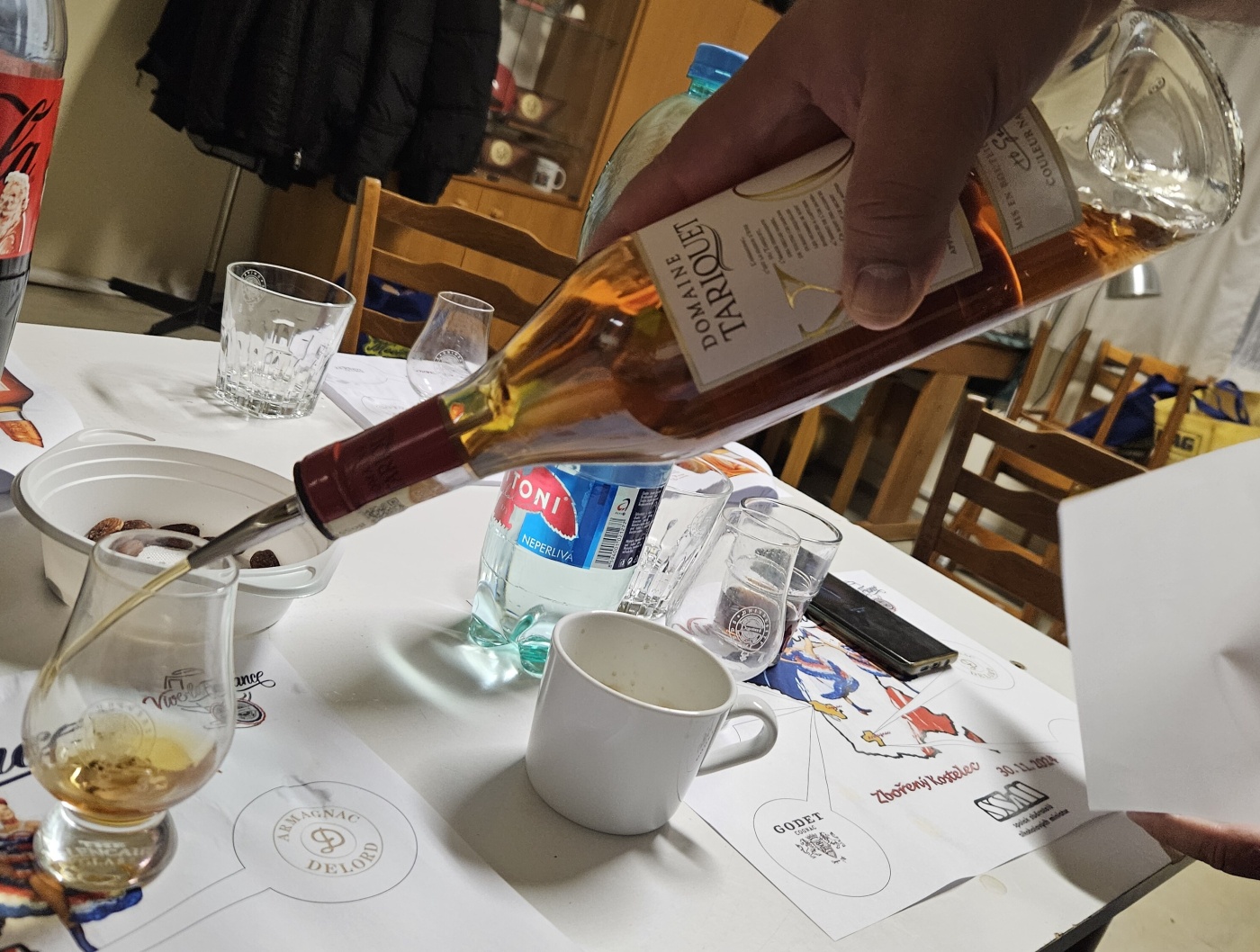 Degustace DDS # 8 - Vive la France
Zbo�en� Kostelec - 30.11.2024
DDS SSaM (Divize degusta�n�ch specialist� Spolku Sb�ratel� alkoholick�ch Miniatur)
Gautier cognac Pinar Del Rio exclusive cigar blend XO - Hardy cognac Legend 1863 - Godet cognac XO Fine Champagne - Bas-Armagnac Delord Hors d` Age - Domaine Tariquet XO Bas-Armagnac - Hennesy Very Special cognac