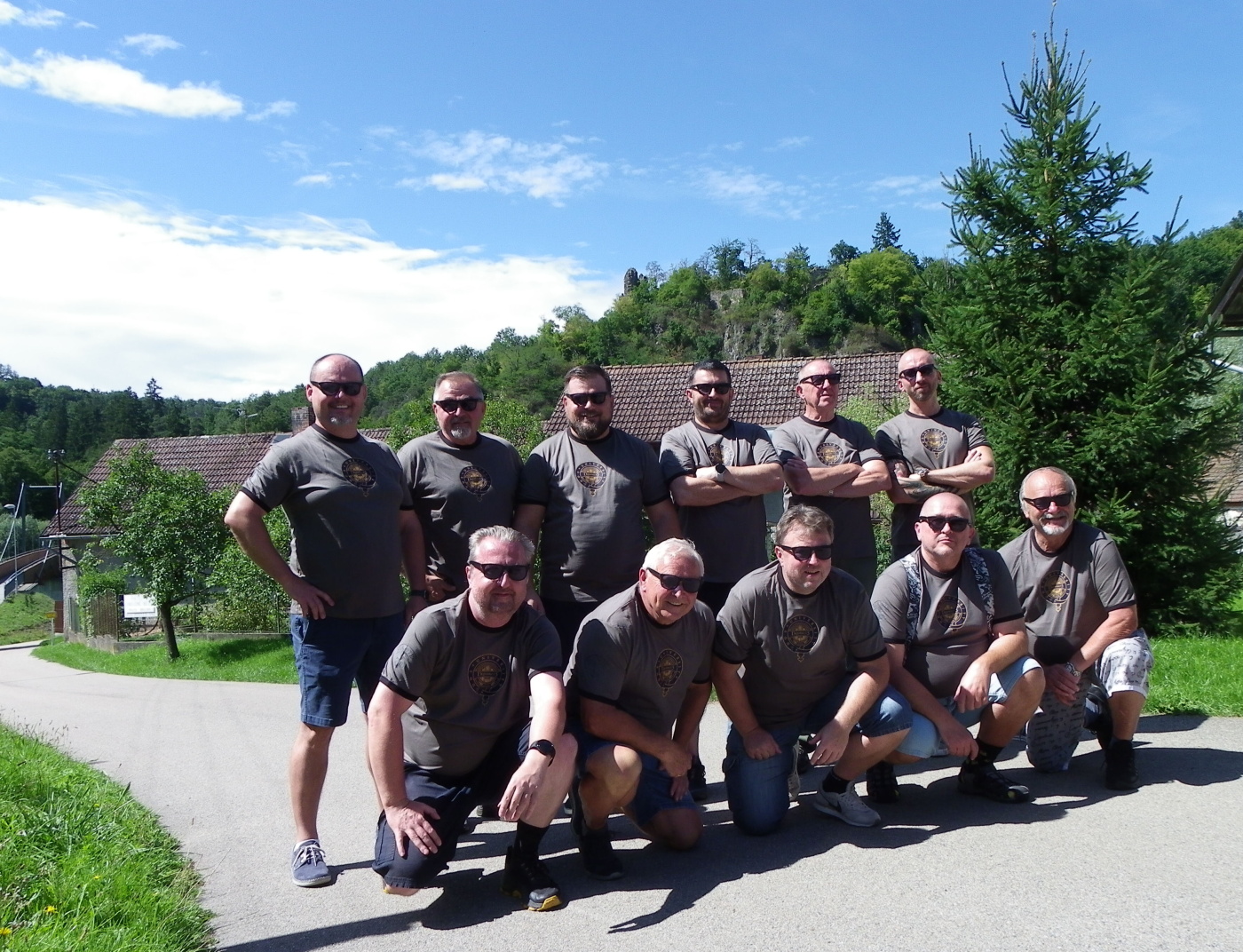 Degustace DDS # 5 - Vy(Whi)sok� �kola �ivota
Zbo�en� Kostelec - 12.8.2023
DDS SSaM (Divize degusta�n�ch specialist� Spolku Sb�ratel� alkoholick�ch Miniatur)
Whisky Ginger (Tullamore Dew) - Old Fashioned (Jack Daniel`s) - Dimple 15yo blended whisky - Glenfiddich 12yo single malt whisky - Aberfeldy 12yo single malt whisky - Arran Sauternes cask finish single malt whisky - Penicillin (Ballantines fines`t, Laphroaigh islay single malt scotch whisky) - Highland Park 12yo single malt whisky - Kilchoman Machir Bay single malt whisky - Port Charlotte Heavily Peated single malt whisky