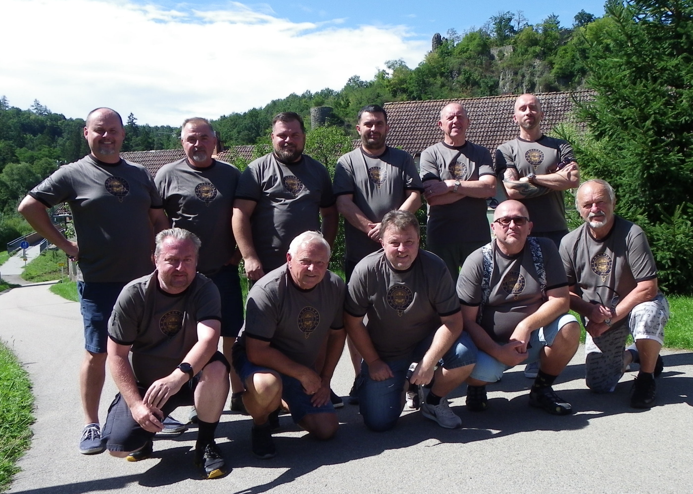 Degustace DDS # 5 - Vy(Whi)sok� �kola �ivota
Zbo�en� Kostelec - 12.8.2023
DDS SSaM (Divize degusta�n�ch specialist� Spolku Sb�ratel� alkoholick�ch Miniatur)
Whisky Ginger (Tullamore Dew) - Old Fashioned (Jack Daniel`s) - Dimple 15yo blended whisky - Glenfiddich 12yo single malt whisky - Aberfeldy 12yo single malt whisky - Arran Sauternes cask finish single malt whisky - Penicillin (Ballantines fines`t, Laphroaigh islay single malt scotch whisky) - Highland Park 12yo single malt whisky - Kilchoman Machir Bay single malt whisky - Port Charlotte Heavily Peated single malt whisky