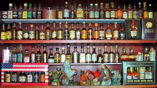 Karel Klepl - uk�ka zbierky minibottles