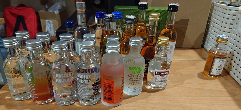 Burza minif�a�ti�iek alkoholu - Minibottles collectors meeting
Praha - 24.11.2018
SSaM - Spolek Sb�ratel� alkoholick�ch Miniatur