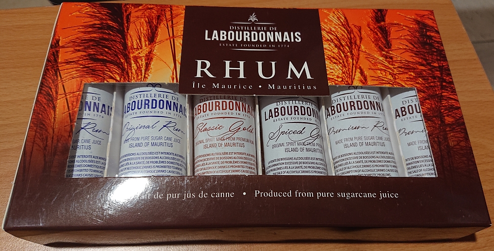 Burza minif�a�ti�iek alkoholu - Minibottles collectors meeting
Praha - 18.5.2019
SSaM - Spolek Sb�ratel� alkoholick�ch Miniatur
Distillerie de Labourdonnais
Rhum