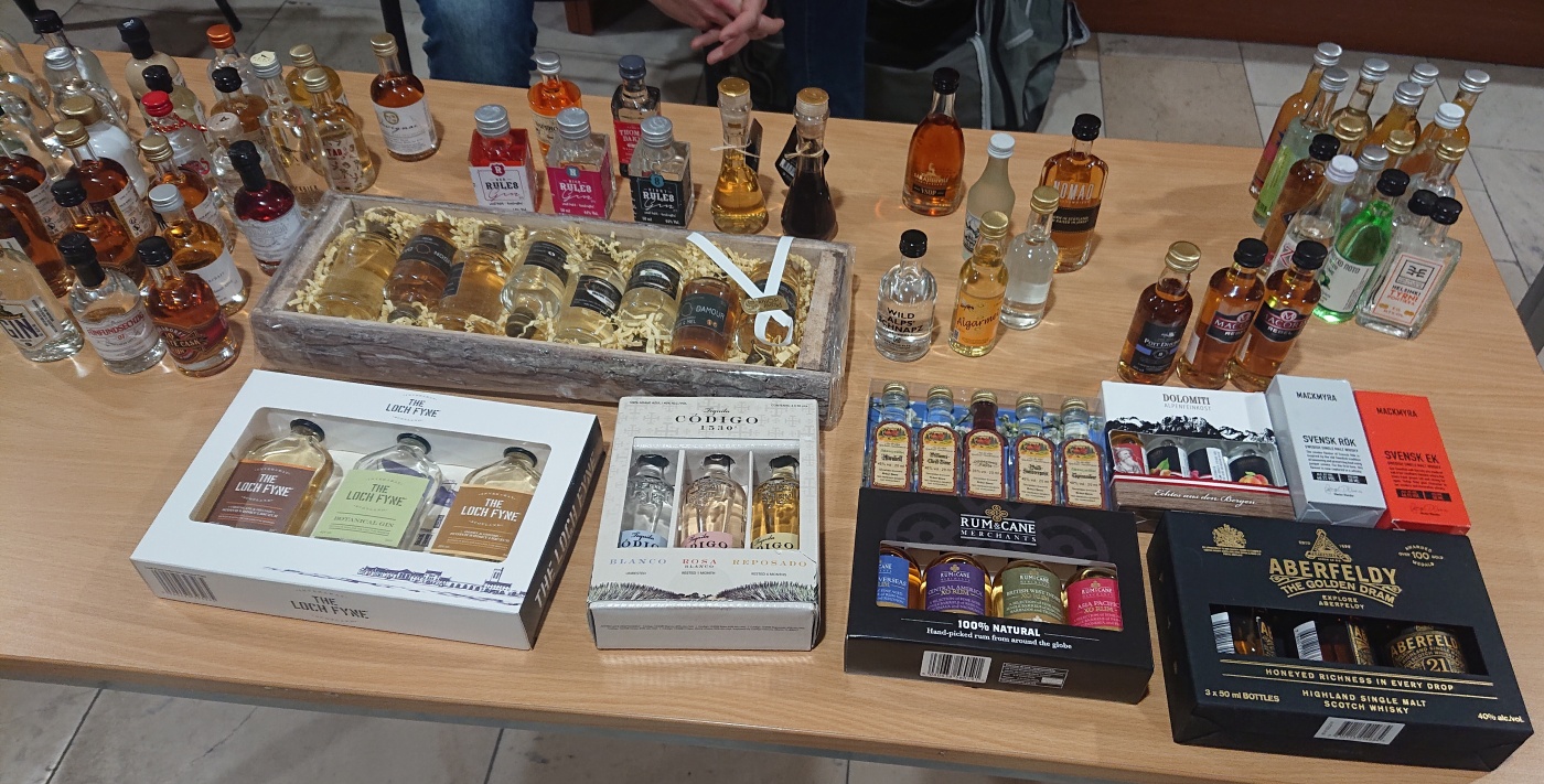 Burza minif�a�ti�iek alkoholu - Minibottles collectors meeting
Praha - 27.11.2021
SSaM - Spolek Sb�ratel� alkoholick�ch Miniatur