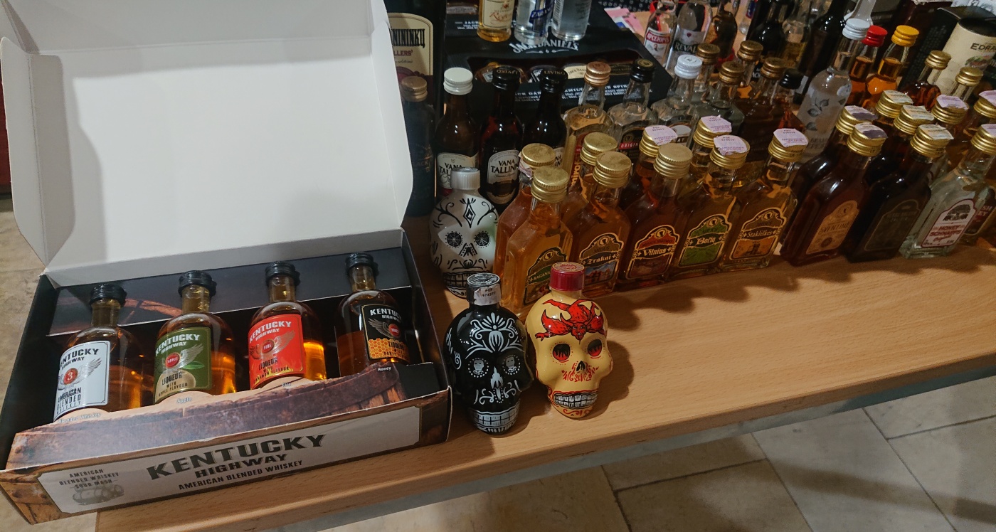 Burza minif�a�ti�iek alkoholu - Minibottles collectors meeting
Praha - 27.11.2021
SSaM - Spolek Sb�ratel� alkoholick�ch Miniatur