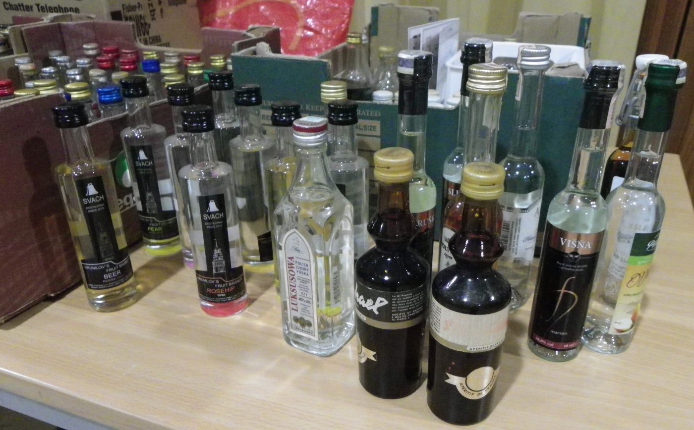 Burza minif�a�ti�iek alkoholu - Minibottles collectors meeting
Praha - 21.5.2022
SSaM - Spolek Sb�ratel� alkoholick�ch Miniatur