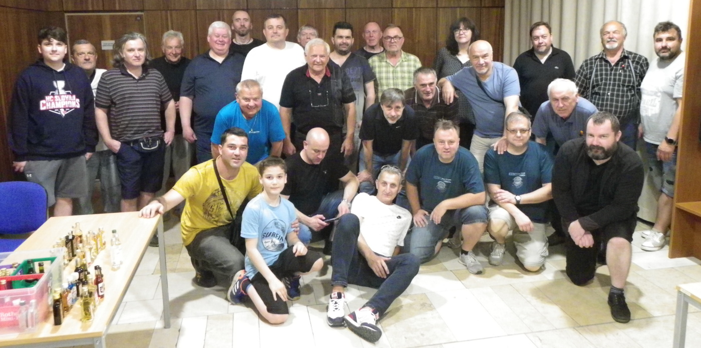 Burza minif�a�ti�iek alkoholu - Minibottles collectors meeting
Praha - 21.5.2022
SSaM - Spolek Sb�ratel� alkoholick�ch Miniatur