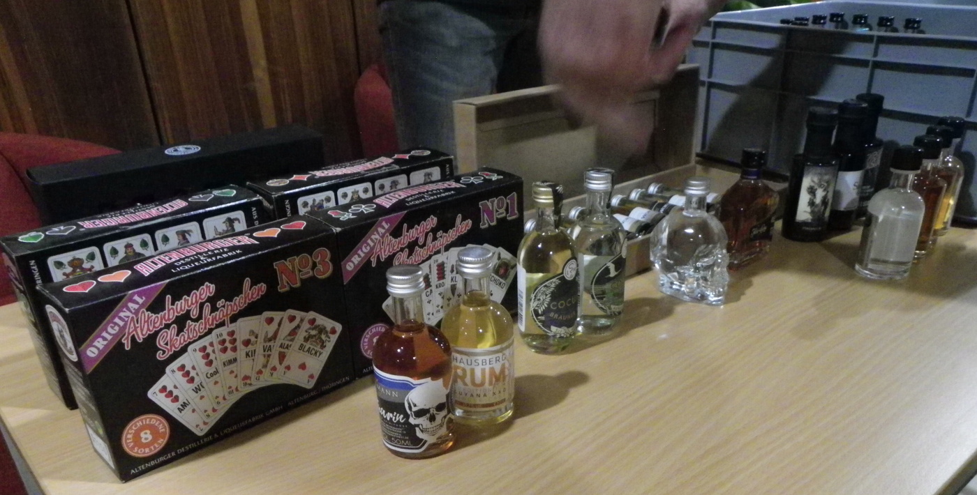 Burza minif�a�ti�iek alkoholu - Minibottles collectors meeting
Praha - 21.5.2022
SSaM - Spolek Sb�ratel� alkoholick�ch Miniatur