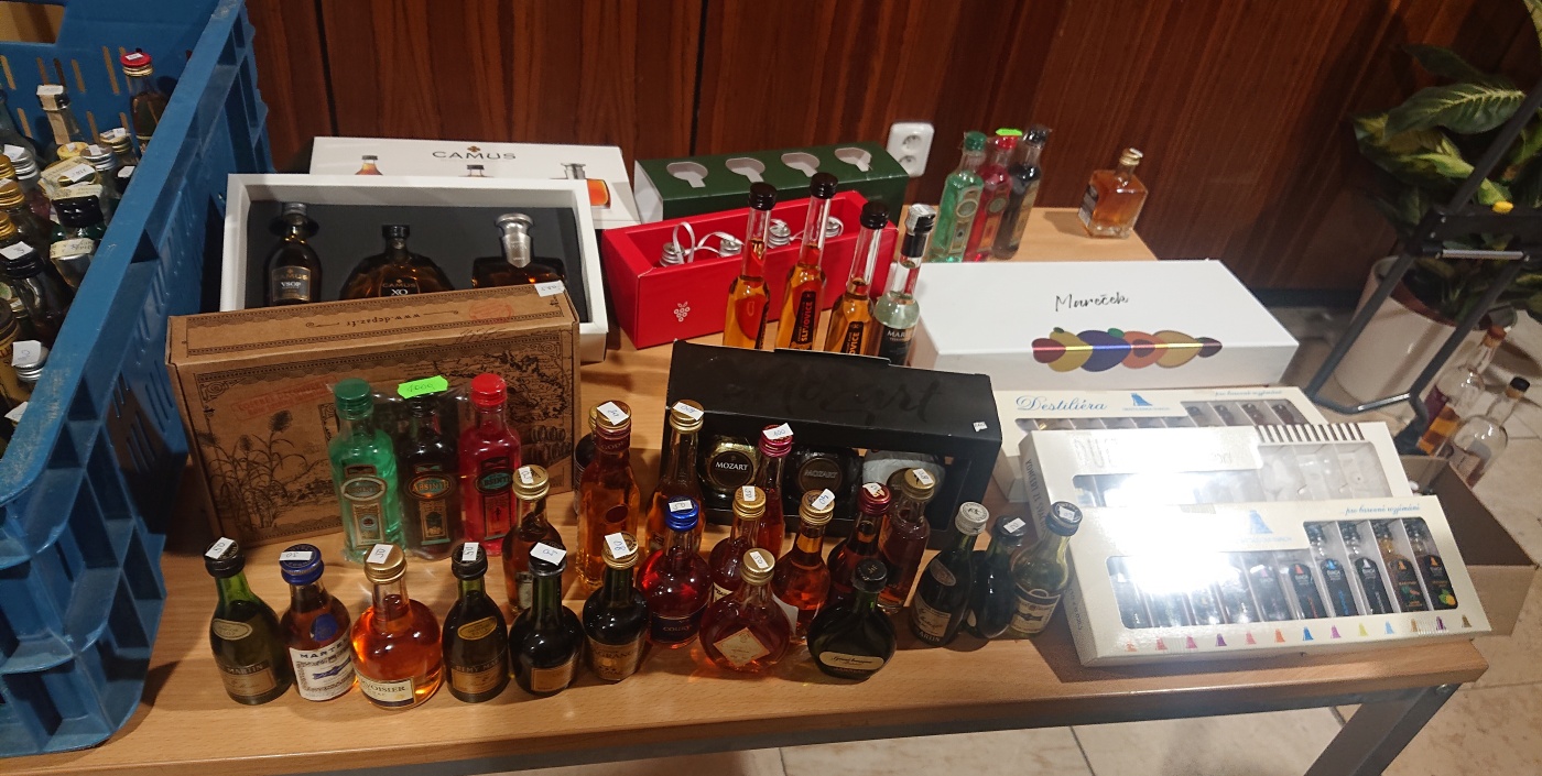 Burza minif�a�ti�iek alkoholu - Minibottles collectors meeting
Praha - 26.11.2022
SSaM - Spolek Sb�ratel� alkoholick�ch Miniatur