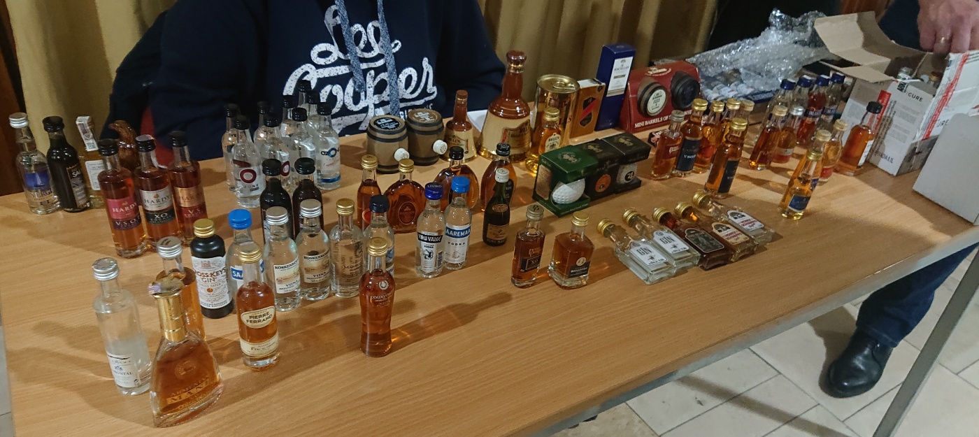 Burza minif�a�ti�iek alkoholu - Minibottles collectors meeting
Praha - 26.11.2022
SSaM - Spolek Sb�ratel� alkoholick�ch Miniatur