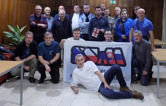 Burza minif�a�ti�iek alkoholu - Minibottles collectors meeting
Praha - 26.11.2022
SSaM - Spolek Sb�ratel� alkoholick�ch Miniatur
photo by Roman Berli�ski
Miniaturki Alkoholi