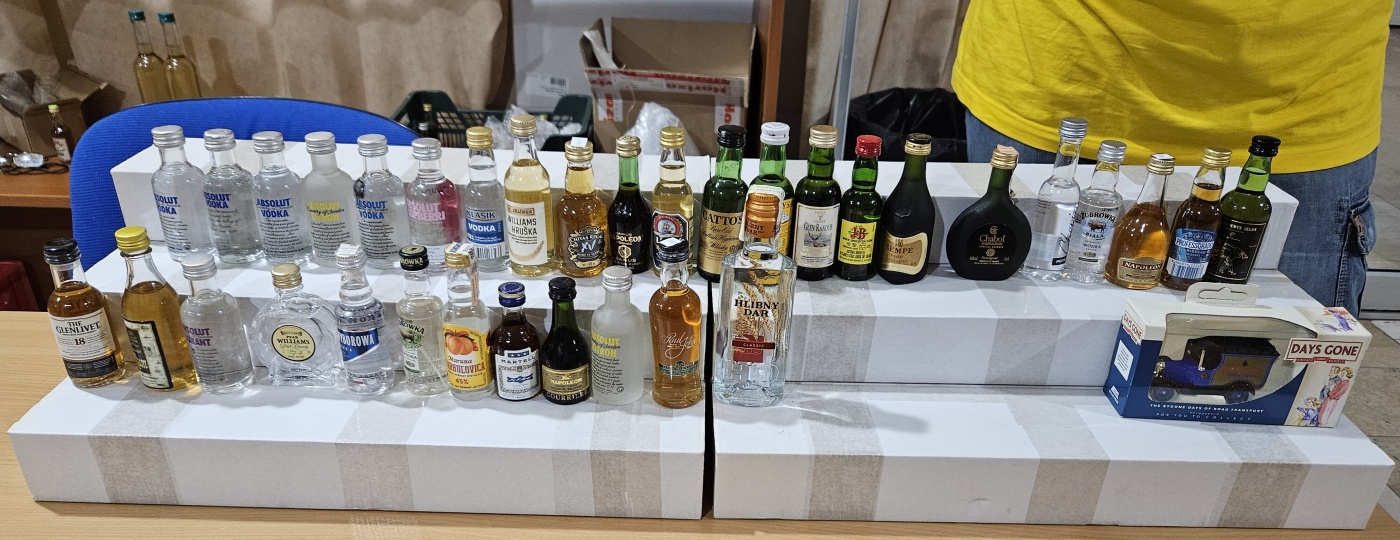 Burza minif�a�ti�iek alkoholu - Minibottles collectors meeting
Praha - 20.5.2023
SSaM - Spolek Sb�ratel� alkoholick�ch Miniatur