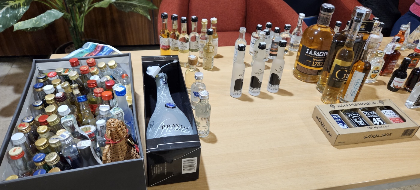 Burza minif�a�ti�iek alkoholu - Minibottles collectors meeting
Praha - 20.5.2023
SSaM - Spolek Sb�ratel� alkoholick�ch Miniatur