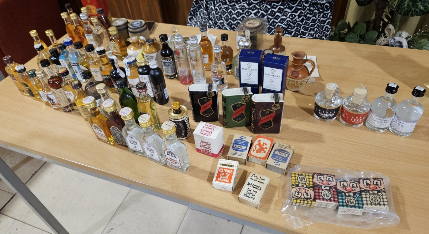 Burza minif�a�ti�iek alkoholu - Minibottles collectors meeting
Praha - 20.5.2023
SSaM - Spolek Sb�ratel� alkoholick�ch Miniatur