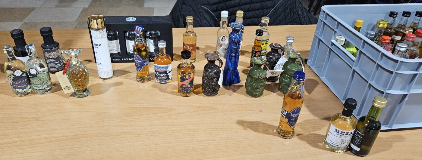 Burza minif�a�ti�iek alkoholu - Minibottles collectors meeting
Praha - 25.11.2023
SSaM - Spolek Sb�ratel� alkoholick�ch Miniatur