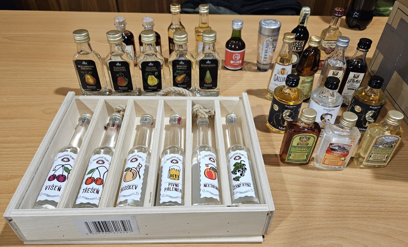 Burza minif�a�ti�iek alkoholu - Minibottles collectors meeting
Praha - 25.11.2023
SSaM - Spolek Sb�ratel� alkoholick�ch Miniatur