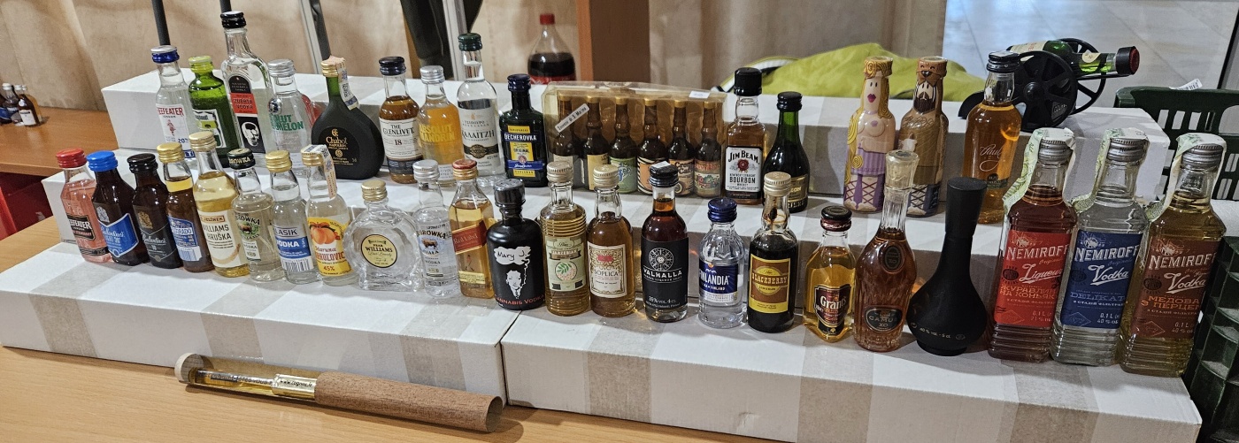 Burza minif�a�ti�iek alkoholu - Minibottles collectors meeting
Praha - 18.5.2024
SSaM - Spolek Sb�ratel� alkoholick�ch Miniatur