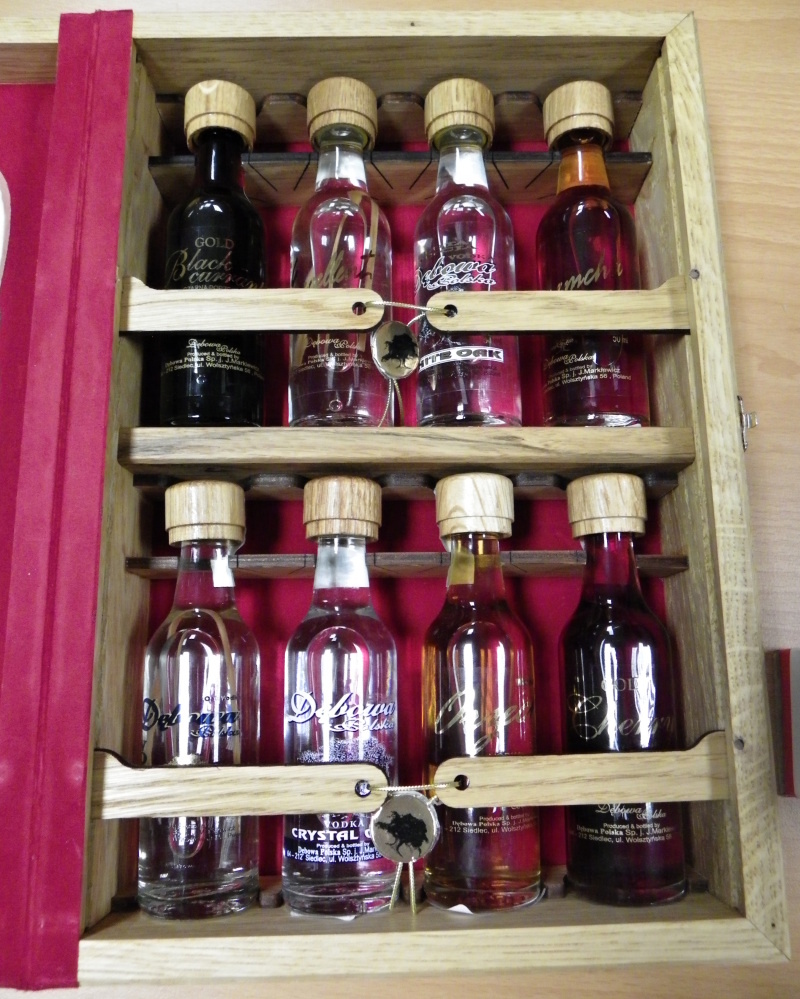 Apteczka le�na - D�bowa
Burza minif�a�ti�iek alkoholu
Praha - 26.11.2016
SSaM - Spolek Sb�ratel� alkoholick�ch Miniatur