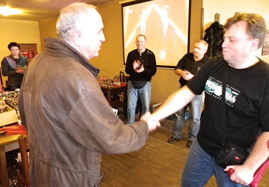 Burza SSaM (Praha 26.11.2011) - fotografie
odovzdanie �estn�ch uznan�